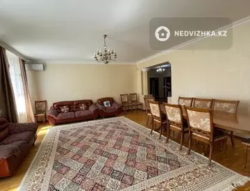 3-комнатная квартира, этаж 2 из 11, 150 м²