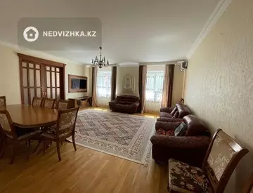 3-комнатная квартира, этаж 2 из 11, 150 м²