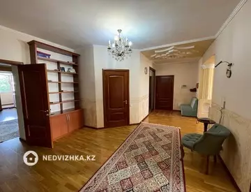 3-комнатная квартира, этаж 2 из 11, 150 м²