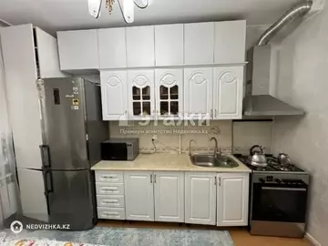 3-комнатная квартира, этаж 4 из 5, 64 м²