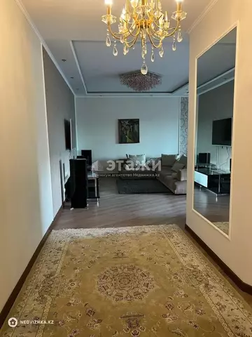 2-комнатная квартира, этаж 9 из 19, 100 м², на длительный срок