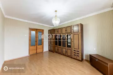 2-комнатная квартира, этаж 4 из 4, 60 м²