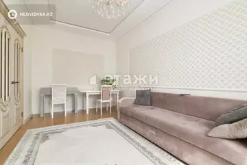3-комнатная квартира, этаж 8 из 8, 85 м²