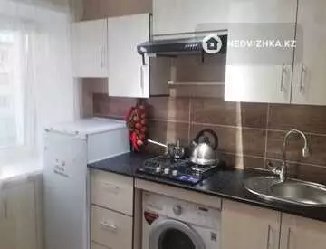 1-комнатная квартира, этаж 3 из 4, 32 м², по часам