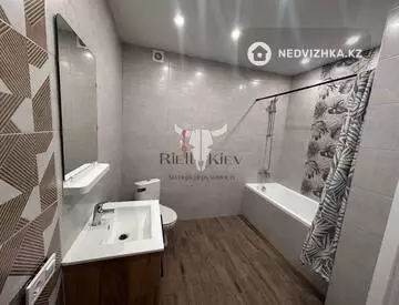 3-комнатная квартира, этаж 1 из 2, 6 м², посуточно