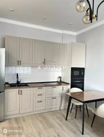 2-комнатная квартира, этаж 3 из 15, 40 м²