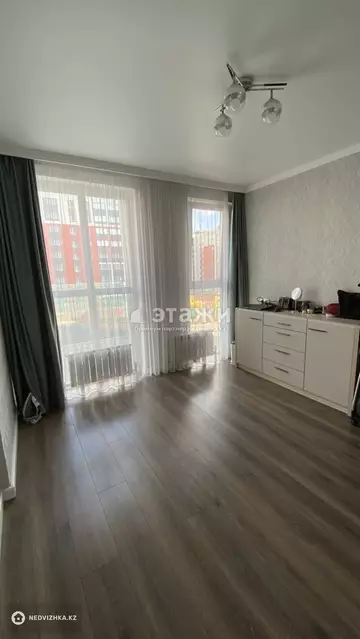 3-комнатная квартира, этаж 3 из 21, 49 м²