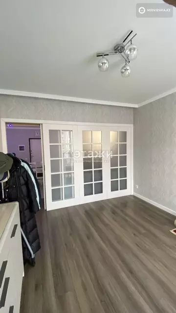 3-комнатная квартира, этаж 3 из 21, 49 м²