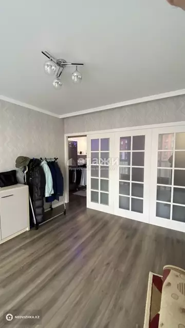 3-комнатная квартира, этаж 3 из 21, 49 м²