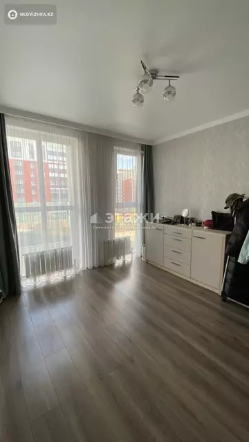 3-комнатная квартира, этаж 3 из 21, 49 м²