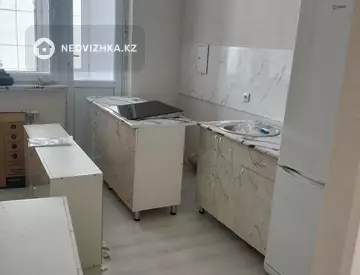 3-комнатная квартира, этаж 8 из 15, 79 м², на длительный срок