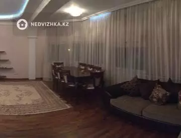 4-комнатная квартира, этаж 4 из 6, 180 м², на длительный срок