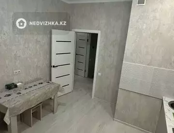 1-комнатная квартира, этаж 10 из 10, 39 м²