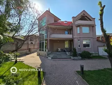 7-комнатный дом, 14 соток, 560 м²