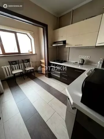2-комнатная квартира, этаж 6 из 9, 60 м², на длительный срок