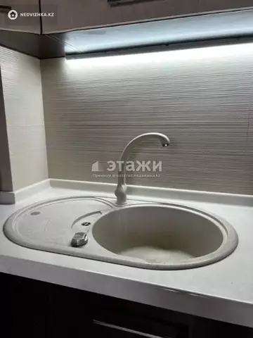 2-комнатная квартира, этаж 6 из 9, 60 м², на длительный срок