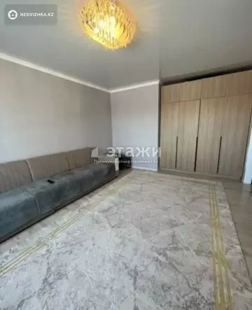1-комнатная квартира, этаж 2 из 12, 50 м²
