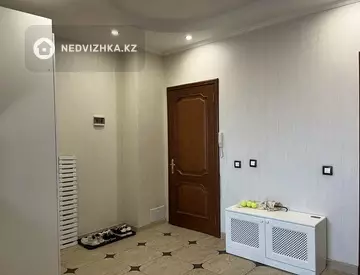 3-комнатная квартира, этаж 4 из 9, 90 м²