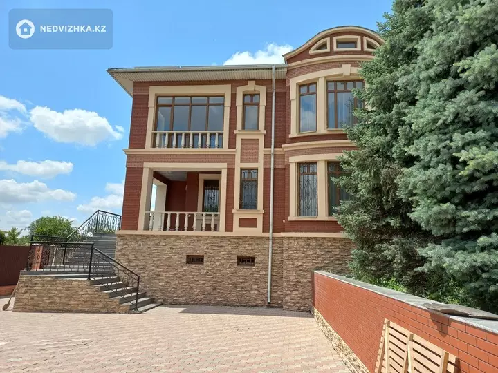 340 м², 8-комнатная дача, 15 соток, 340 м², изображение - 1
