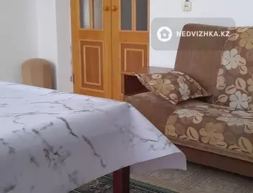 3-комнатная квартира, этаж 3 из 3, 77 м², на длительный срок
