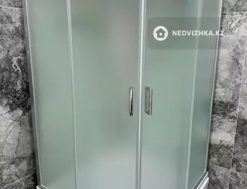 84 м², 2-комнатная квартира, этаж 2 из 10, 84 м², посуточно, изображение - 4