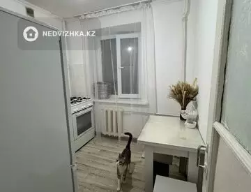 2-комнатная квартира, этаж 3 из 4, 42 м², на длительный срок