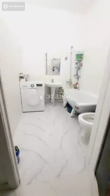 1-комнатная квартира, этаж 8 из 9, 40 м²