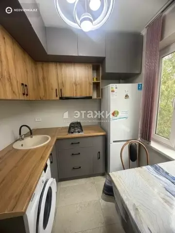 2-комнатная квартира, этаж 3 из 5, 45 м²