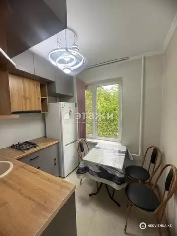 2-комнатная квартира, этаж 3 из 5, 45 м²