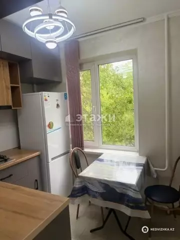 2-комнатная квартира, этаж 3 из 5, 45 м²