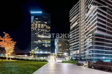 3-комнатная квартира, этаж 18 из 21, 130 м², на длительный срок