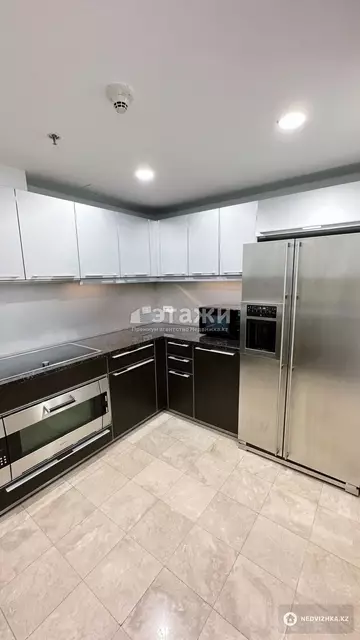 3-комнатная квартира, этаж 18 из 21, 130 м², на длительный срок