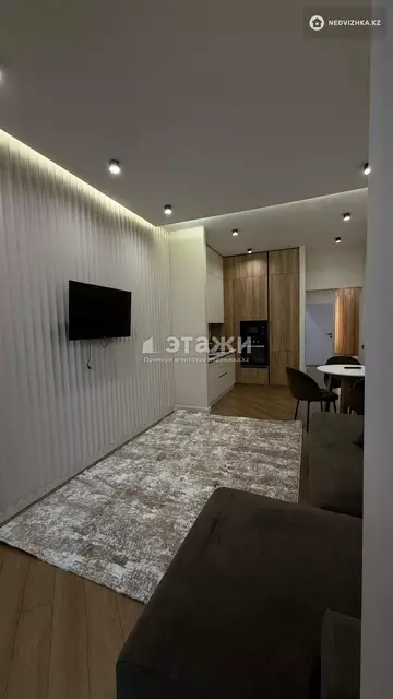 2-комнатная квартира, этаж 8 из 20, 70 м², на длительный срок