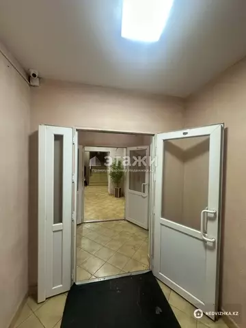 1-комнатная квартира, этаж 2 из 9, 38 м²