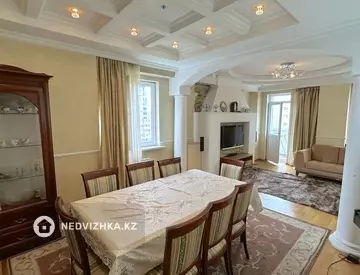3-комнатная квартира, этаж 9 из 15, 155 м²