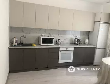 1-комнатная квартира, этаж 3 из 6, 50 м², на длительный срок