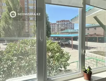 2-комнатная квартира, этаж 1 из 8, 95 м²