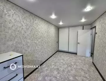 2-комнатная квартира, этаж 3 из 5, 42 м²