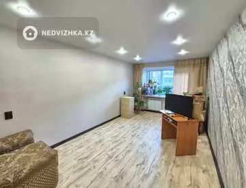 2-комнатная квартира, этаж 3 из 5, 42 м²