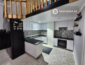 2-комнатная квартира, этаж 2 из 5, 84 м²