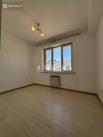 2-комнатная квартира, этаж 3 из 3, 56 м²