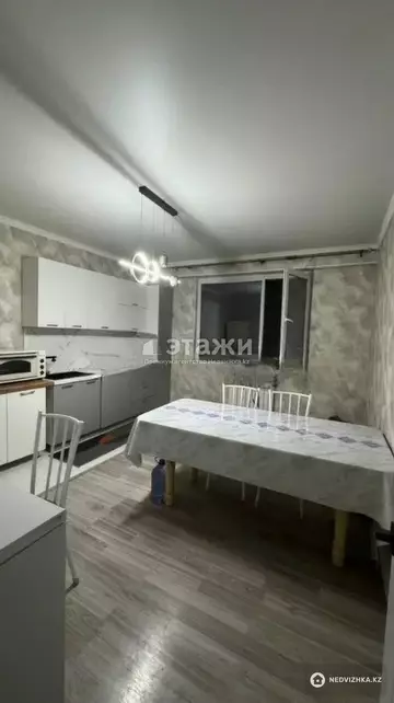 2-комнатная квартира, этаж 10 из 10, 52 м²