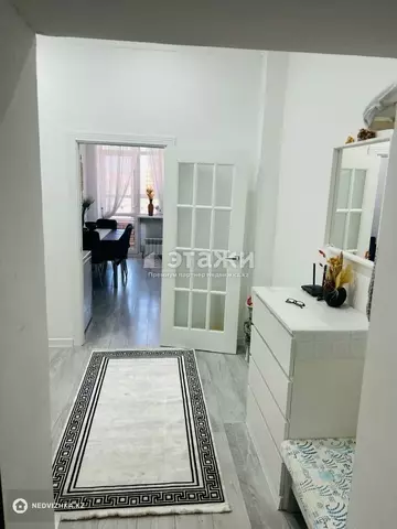 2-комнатная квартира, этаж 8 из 12, 70 м²