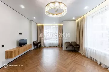 2-комнатная квартира, этаж 3 из 23, 80 м²