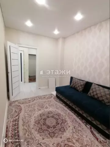 1-комнатная квартира, этаж 10 из 12, 38 м²