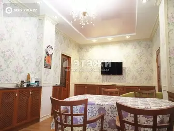 4-комнатная квартира, этаж 7 из 12, 183 м²