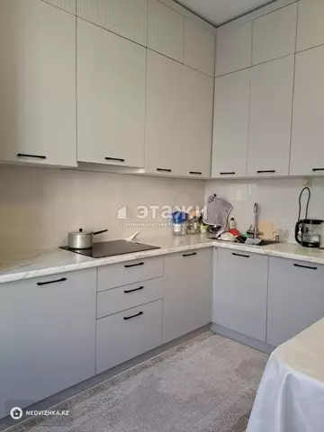 2-комнатная квартира, этаж 5 из 12, 62 м²
