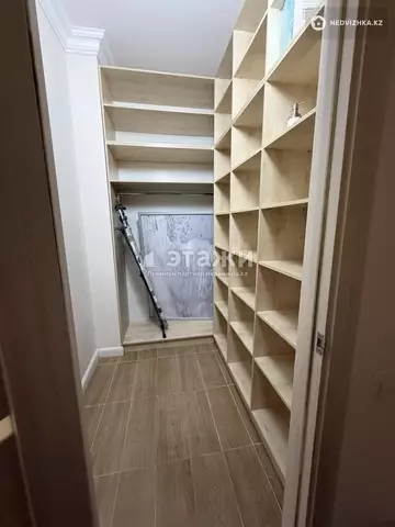 3-комнатная квартира, этаж 8 из 8, 152 м²