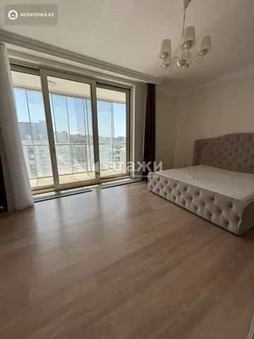 3-комнатная квартира, этаж 8 из 8, 152 м²