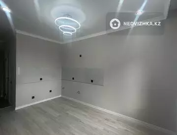 1-комнатная квартира, этаж 1 из 12, 36 м²